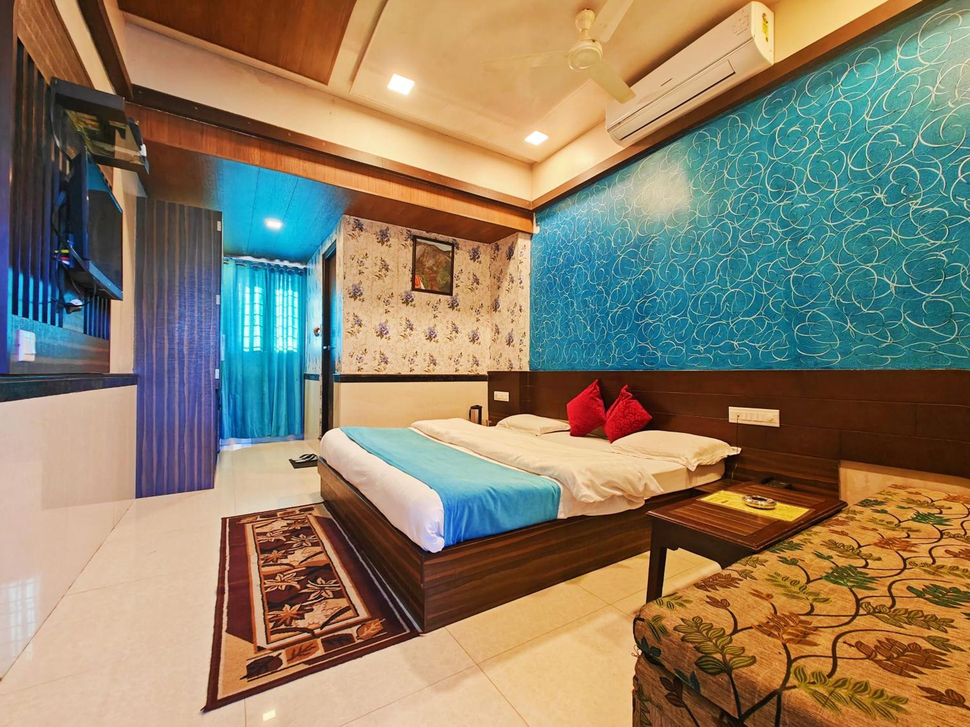 Hotel Saraswati Маунт Абу Екстериор снимка